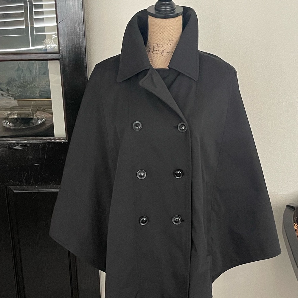 Chic Black Double-Breasted Cape Coat